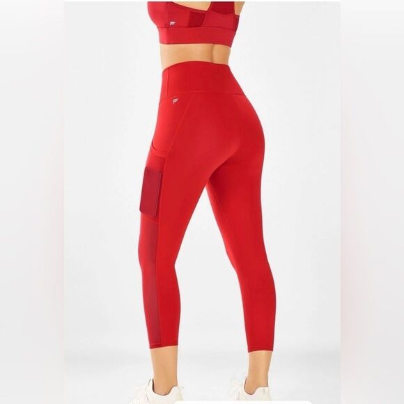 Fabletics On-The-Go PowerHold® High-Waisted Capri - Picture 1 of 9